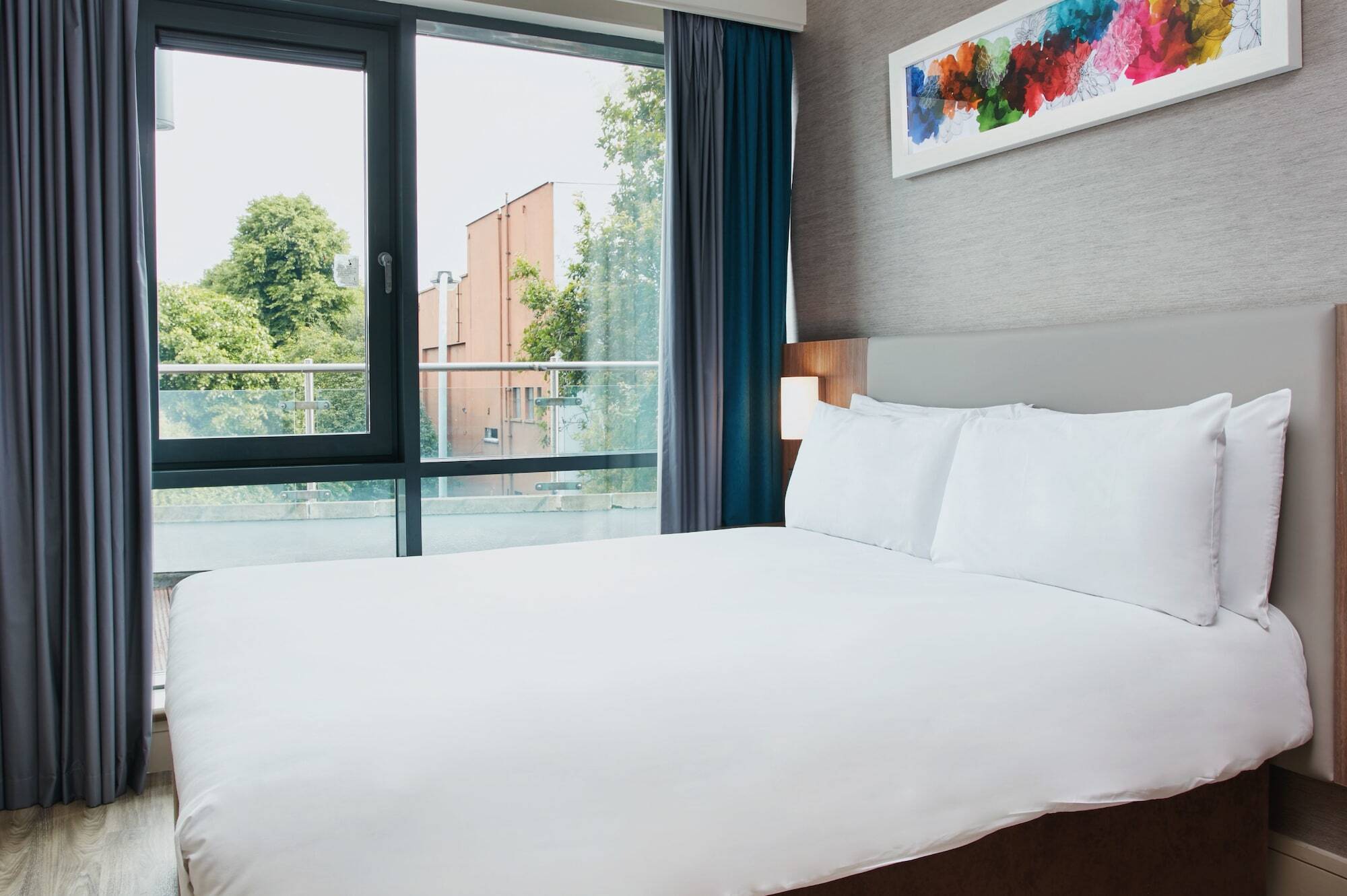Cordia Serviced Apartments - Free On-Site Parking Белфаст Екстер'єр фото